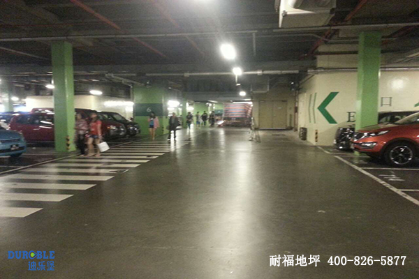 停車場地面 停車場地面