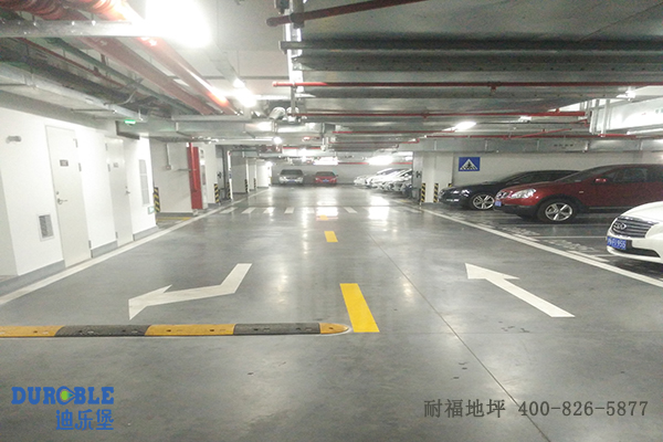 停車場地面