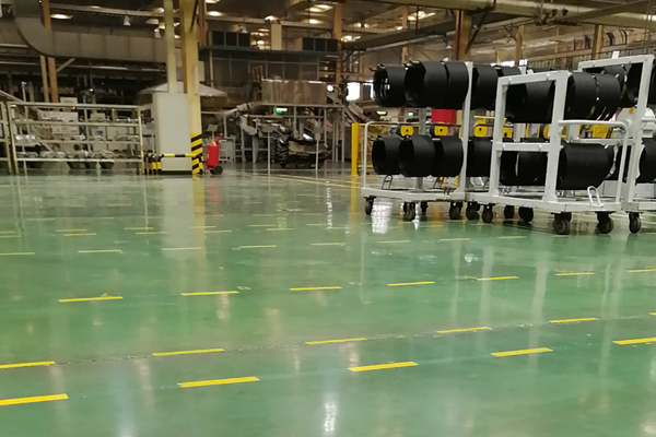 輪胎車間地面 輪胎車間地面