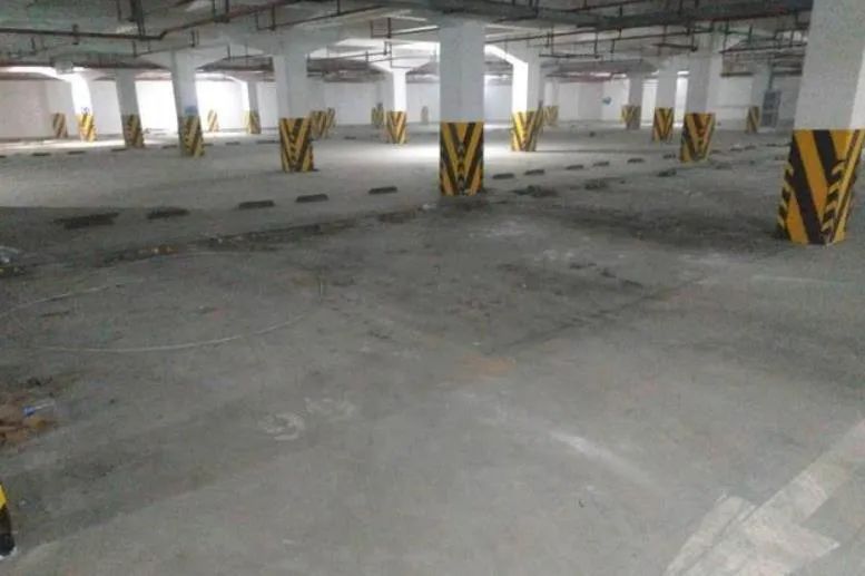 停車場地面 停車場地面