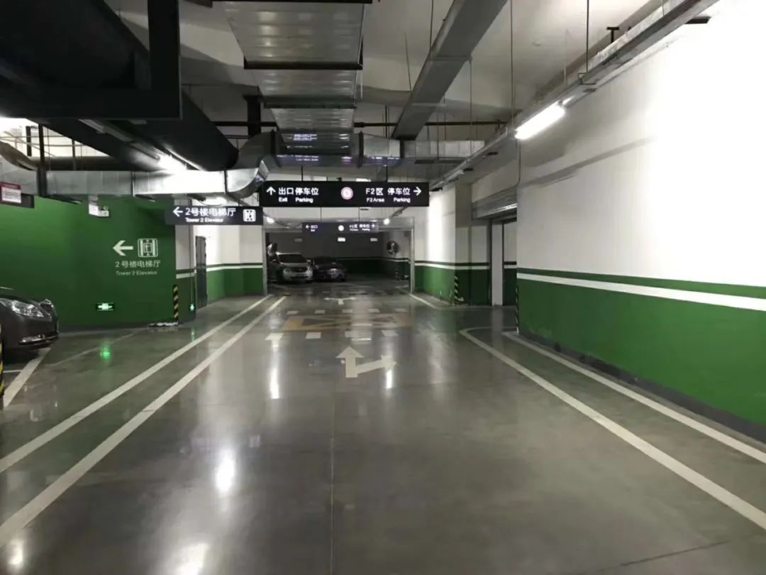 停車場地面 停車場地面