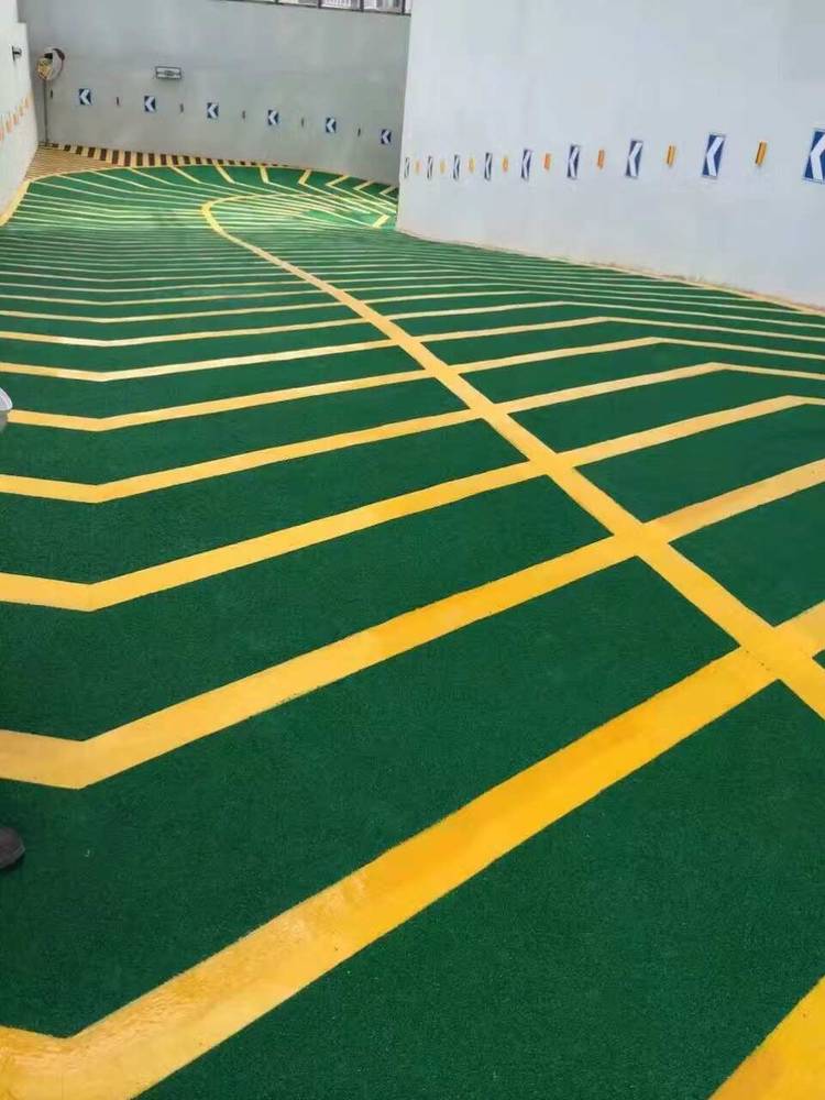 停車場止滑坡道 停車場止滑坡道