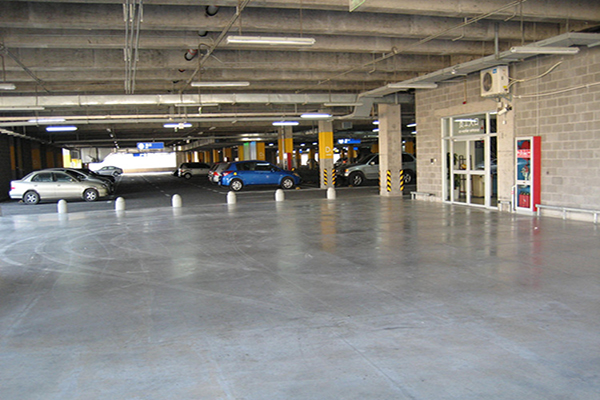 宜家家居地下停車場地面——密封固化地坪
